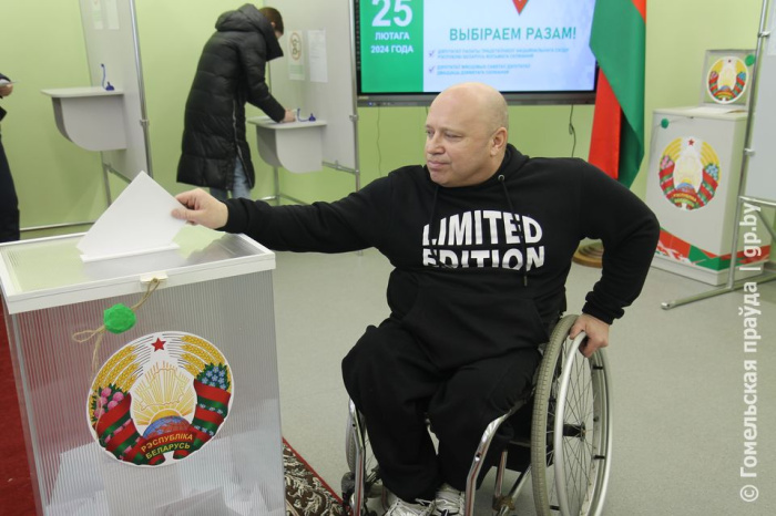 Кого изберем, так и будем жить! Узнали, как в Новобелицком районе голосуют люди с ограниченными возможностями, есть ли нарушения на избирательных участках