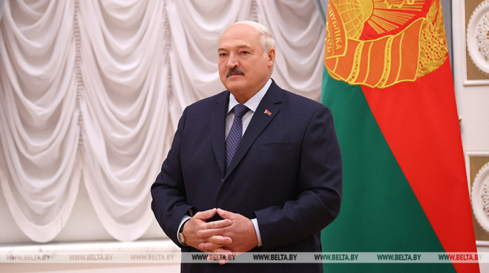 Лукашенко: нужно усиливать IT-роту, привлекая туда лучших