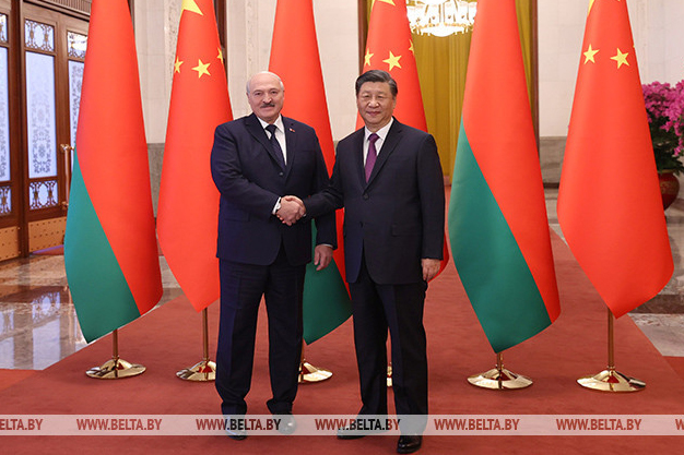 Лукашенко и Си Цзиньпин приняли заявление об основных принципах развития образцовых отношений всепогодного и всестороннего стратегического партнерства