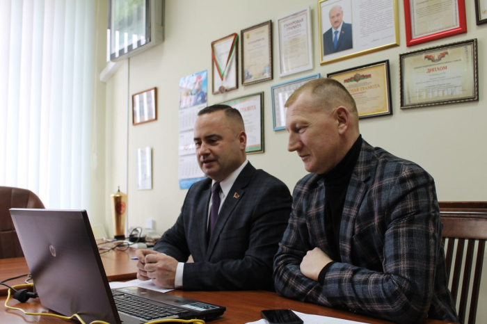 Профсоюзы строителей Гомельской и Свердловской областей подписали договор о сотрудничестве