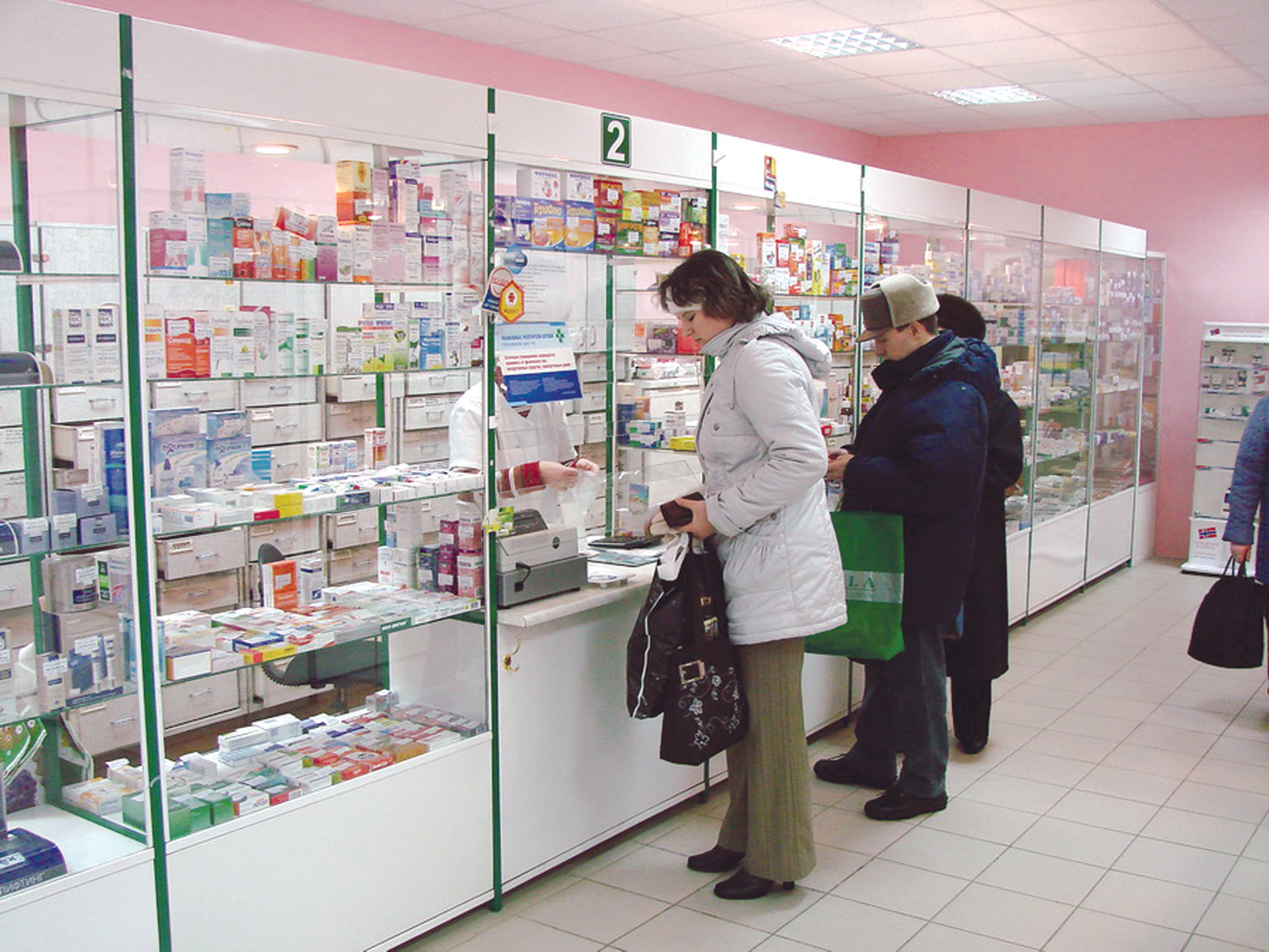 Аптека первая лекарства. Аптека фото. Аптека Россия. Аптека внутри. Лекарства.