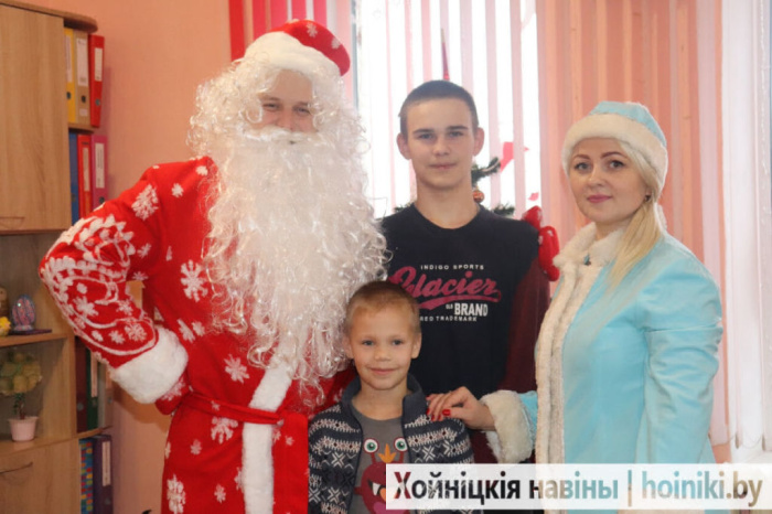 В Хойниках милиционер потратил компенсацию морального вреда на подарки детям