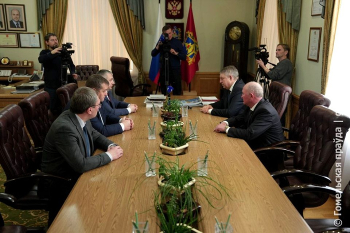 Этот год должен принести нам многое: укрепление сотрудничества обсудили губернаторы Гомельской и Брянской областей