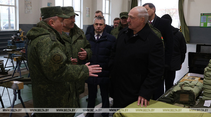 Президент Беларуси: сегодня убедился, что военные у нас молодцы