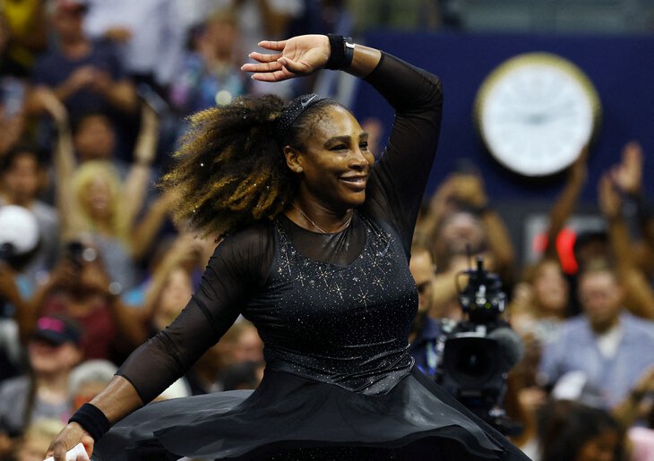 Серена Уильямс сама придумала наряд на прощальный US Open: в ее кроссовки вшиты 400 бриллиантов