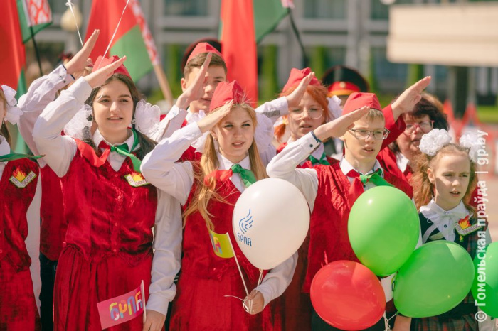 Областная торжественная линейка, посвященная 100-летию Белорусской республиканской пионерской организации, прошла в Гомеле