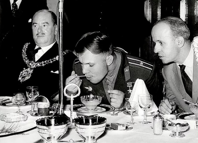 90 лет назад родился Юрий Гагарин – космонавт, заставивший англичан изменить чопорную традицию 