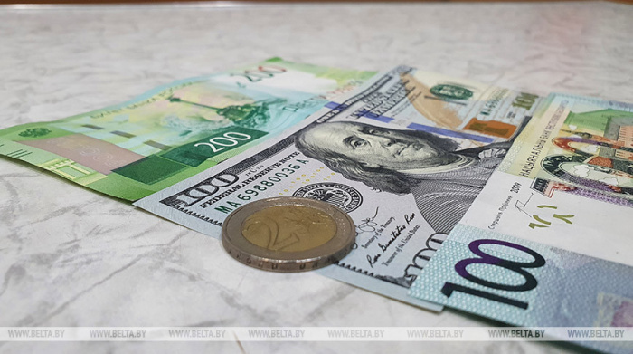 Физлица в Беларуси в феврале продали на $31,6 млн валюты больше, чем купили