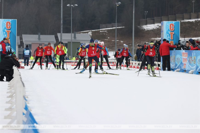 Лукашенко принимает участие в спортивном празднике "Минская лыжня"