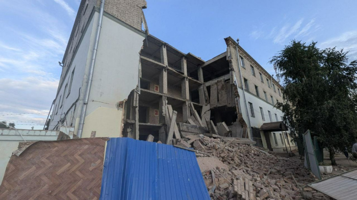 По улице Крестьянской в Гомеле обрушилась часть здания