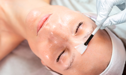 Профессиональный кислотный пилинг для лица: эффективное средство для улучшения состояния кожи