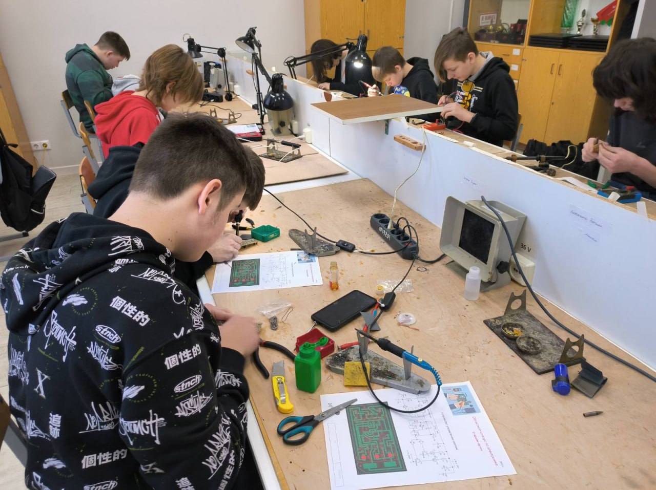 Мини-турнир с роботами: в областном центре технического творчества детей и молодежи прошел региональный конкурс по электронике «e-Practic»