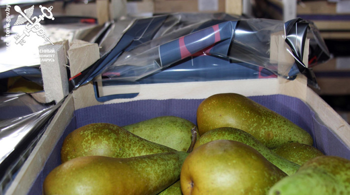 Таможенники пресекли два факта незаконного вывоза в Россию 40 тонн груш