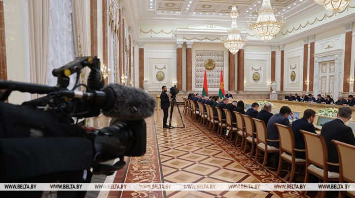 Президент Беларуси поручил до сентября решить все выявленные в высшем образовании проблемы