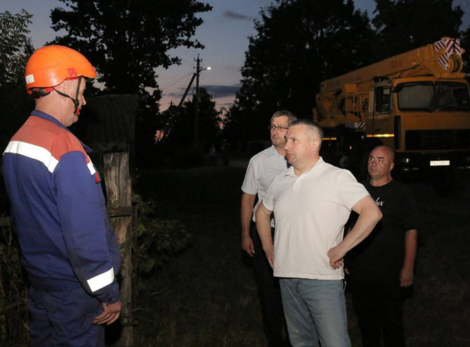 Разрушения серьезные, но работы на завершающей стадии: председатель облисполкома Иван Крупко посетил Жлобинский район