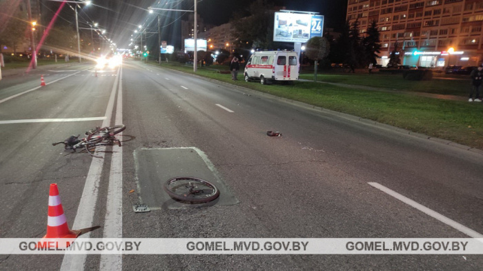 В Гомеле автомобиль скорой помощи насмерть сбил велосипедиста