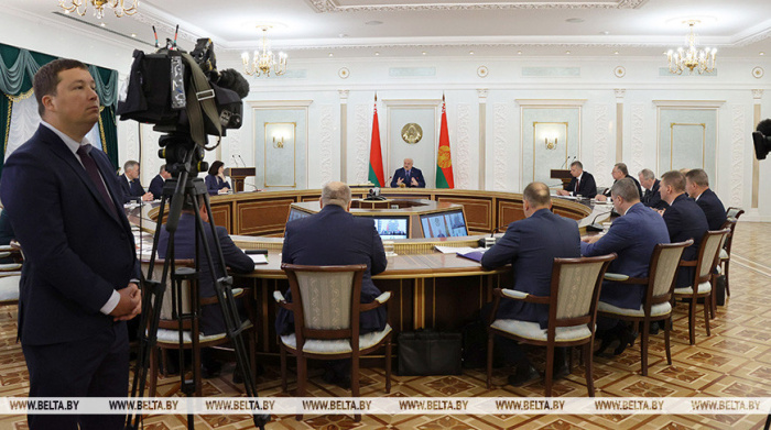 Лукашенко пообещал в течение пары дней окончательно ликвидировать все узкие места в связи с последствиями урагана
