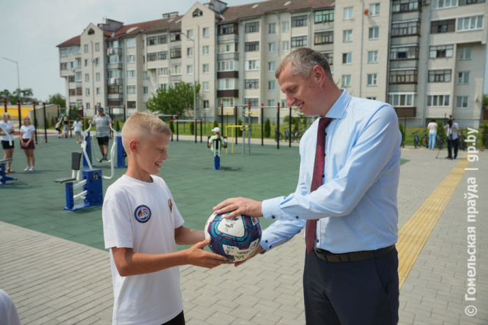 О спорте и не только. Глава Администрации Президента Дмитрий Крутой посетил стадион 