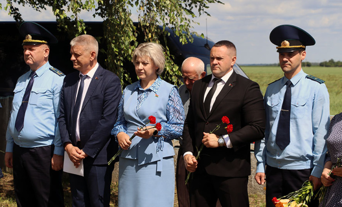 В деревне Вить Хойникского района перезахоронили останки мирных граждан, расстрелянных в годы Великой Отечественной войны