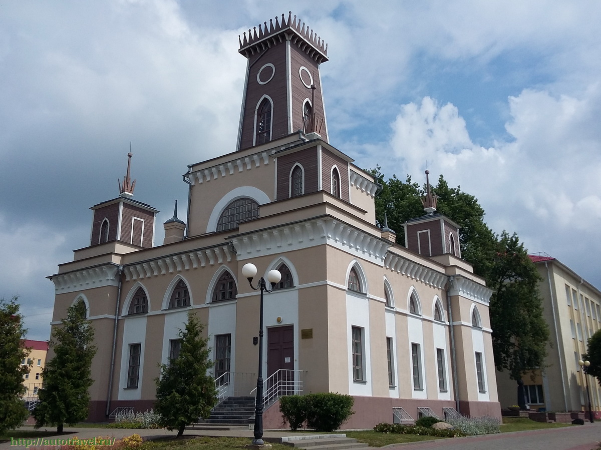 Антифейк: ратуша в Чечерске не пострадала от стихии, а находится на реконструкции