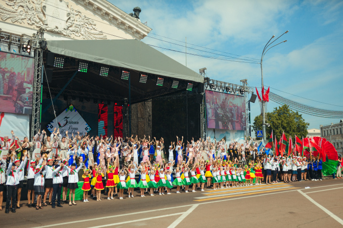 На площади Ленина в Гомеле прошел концерт, посвященный Дню Независимости Беларуси 