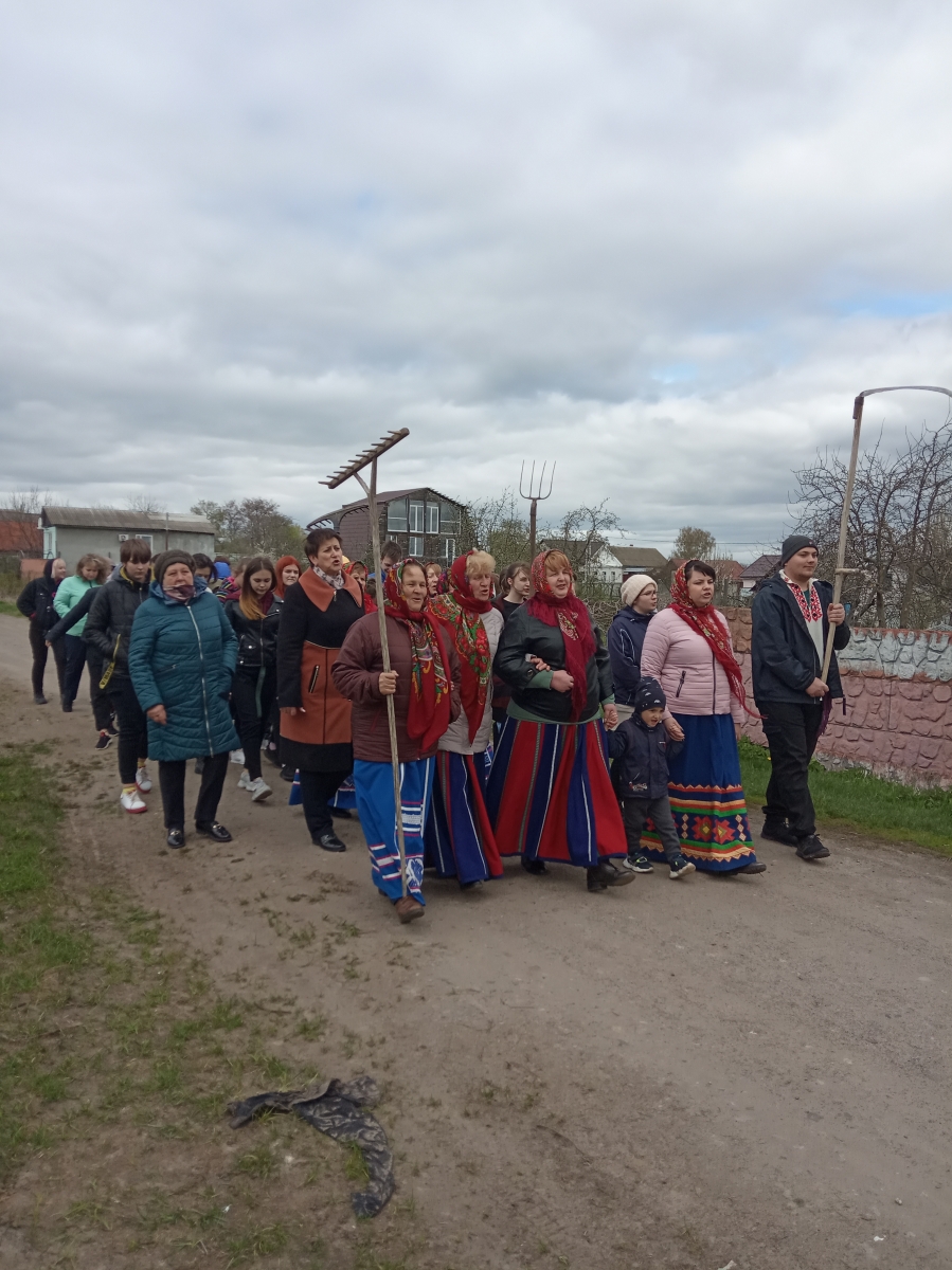 В агрогородке Старое Село Ветковского района провели обряд «Карагод сена»