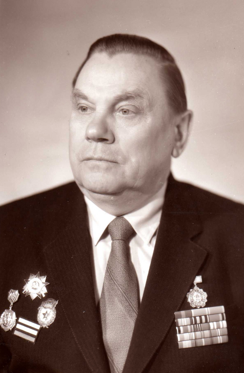 Литвинов Адам Иванович 1990 г..jpg