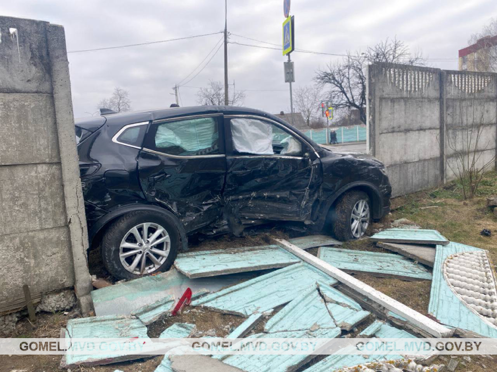 В Гомеле в результате столкновения пострадал водитель