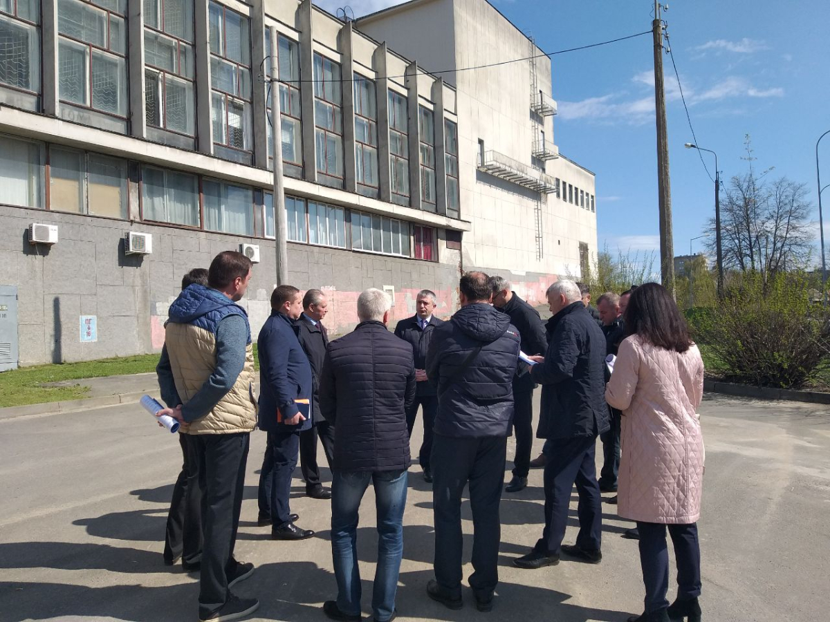 Новому бассейну в Советском районе Гомеля быть! Губернатор Иван Крупко  обсудил со специалистами, что делать с 