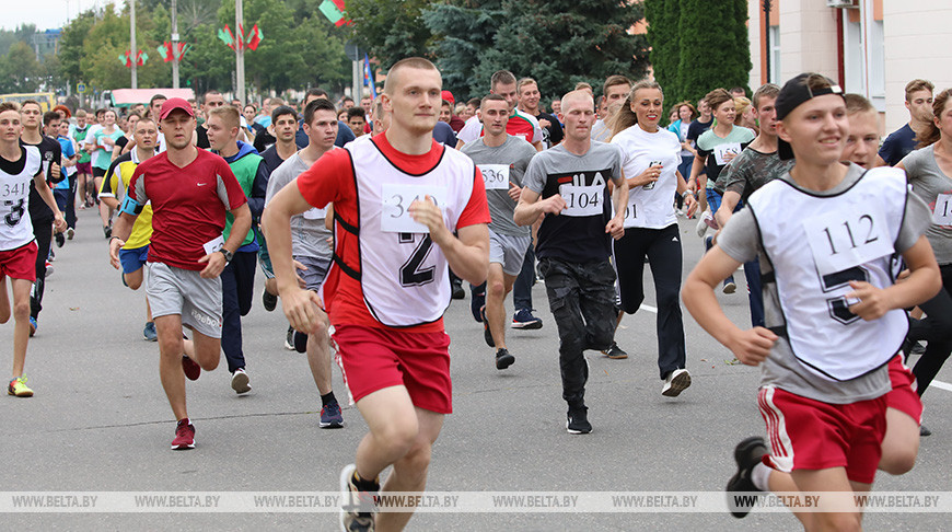 ФОТОФАКТ: В Буда-Кошелево пробежали кросс в поддержку мира, безопасности и спокойствия Беларуси