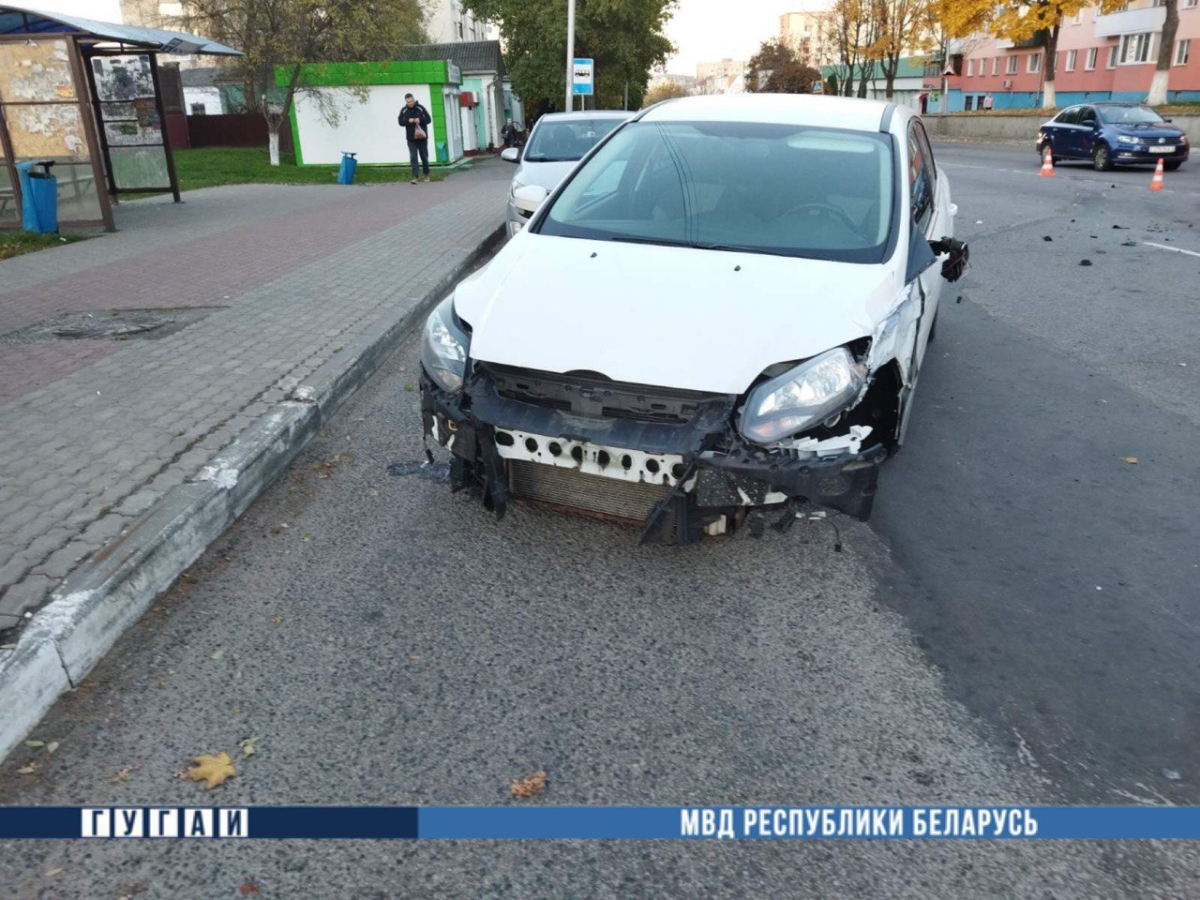 В Мозыре произошло ДТП со служебной машиной ГАИ, ехавшей со включенными  маячками и сиреной