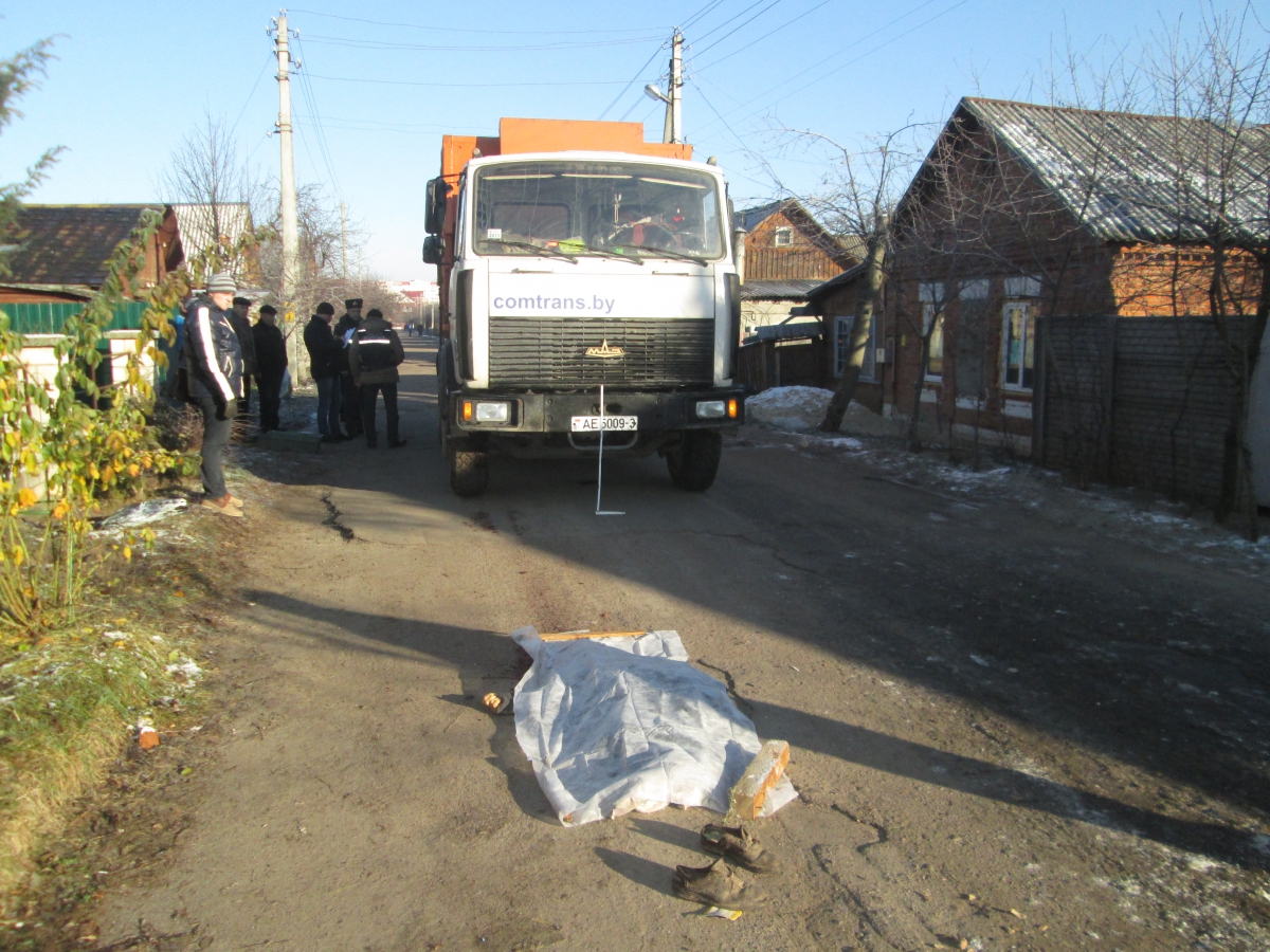 В Гомеле опять мусоровоз задним ходом насмерть сбил пенсионерку